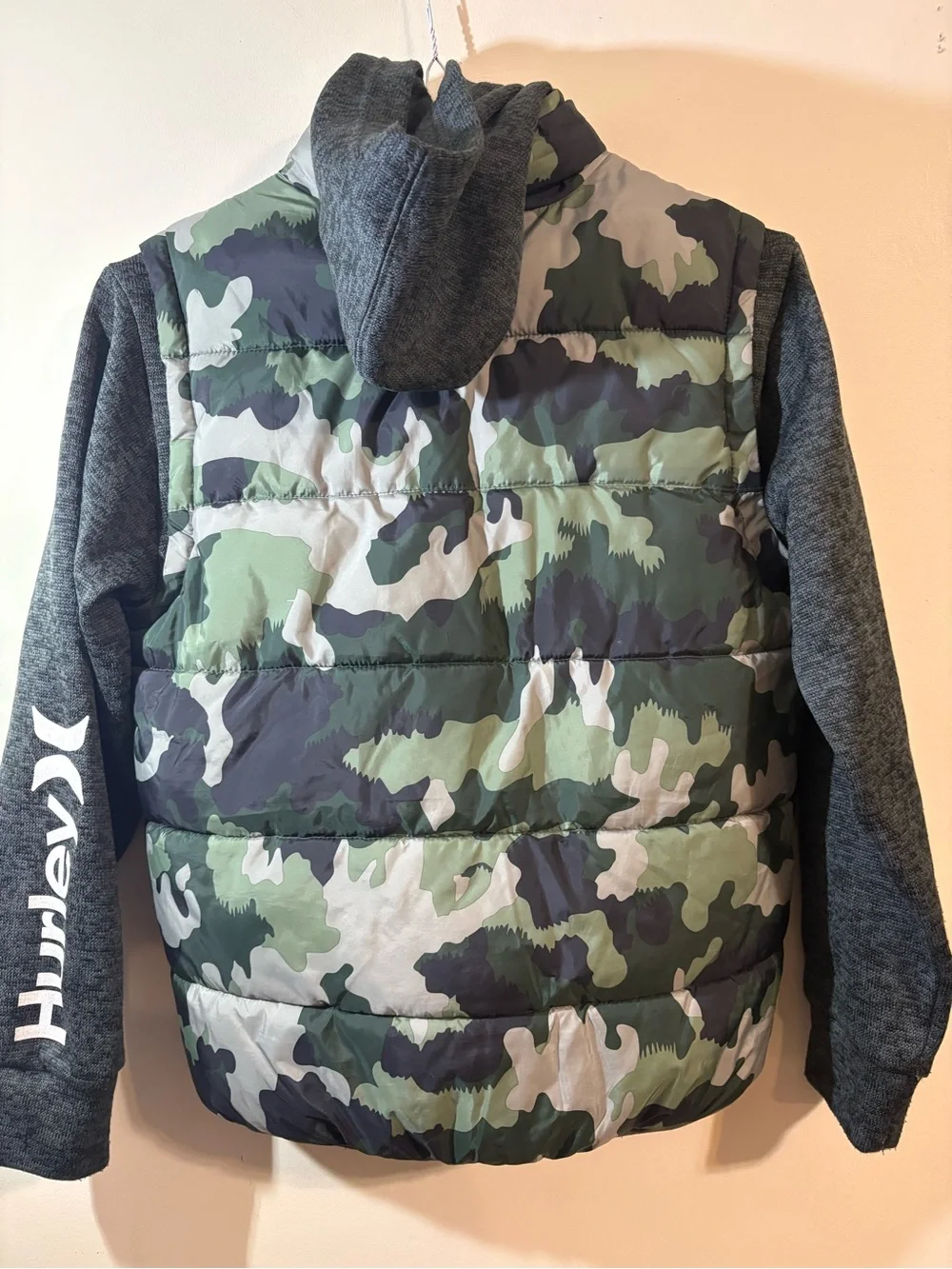 Hurley Boys' large 2fer Puffer jacket green camouflage gray hood sleeves Quilted